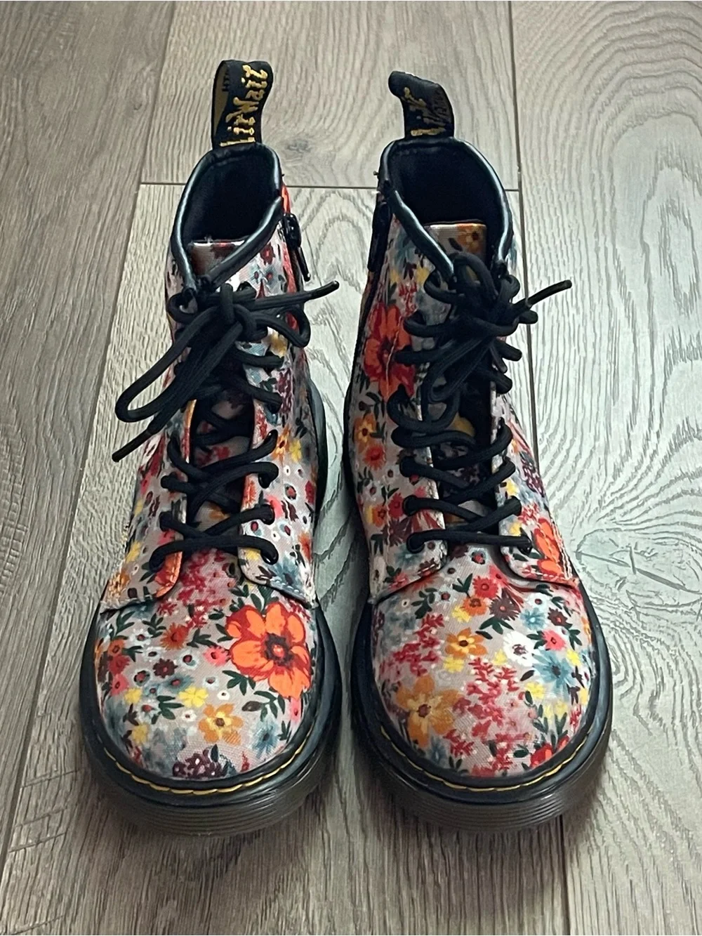 Dr Martens Wanderflower 1460 Youth Size 3 Taupe Floral Canvas Combat Boots